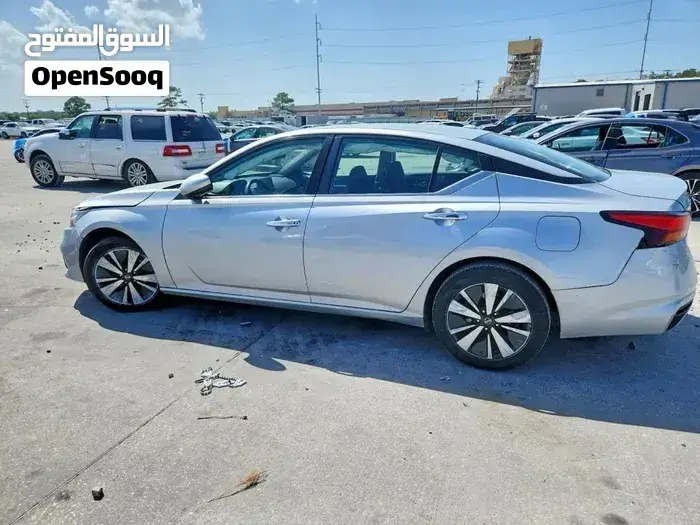Nissan Altima 2022 photo 2