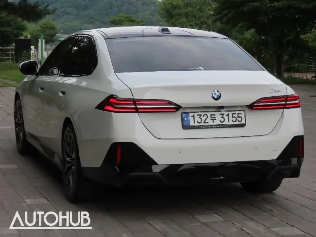 BMW 5 Series 2023 photo 4