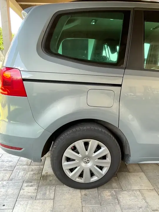 Volkswagen Sharan 2012 photo 2