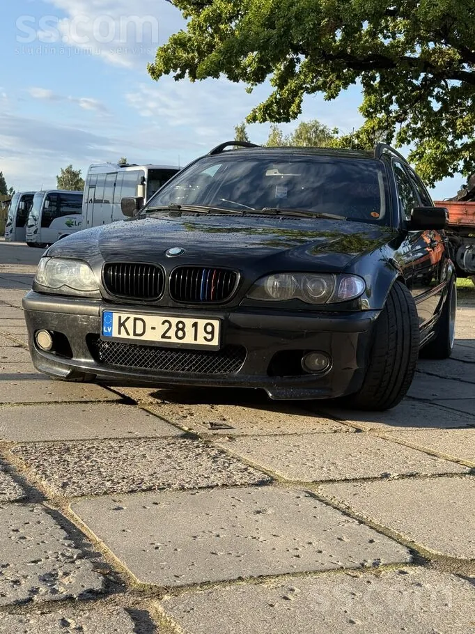 BMW 330 2004 photo 2