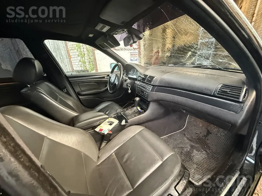 BMW 330 2004 photo 5