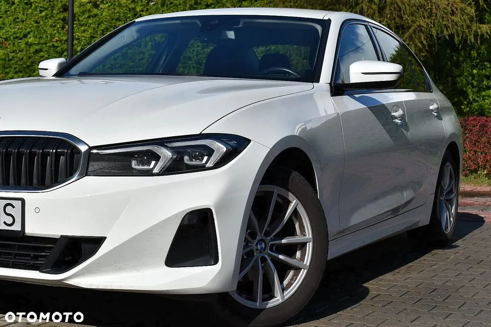 BMW 3 Series 2023 photo 3