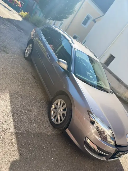 Renault Laguna 2014 photo 2
