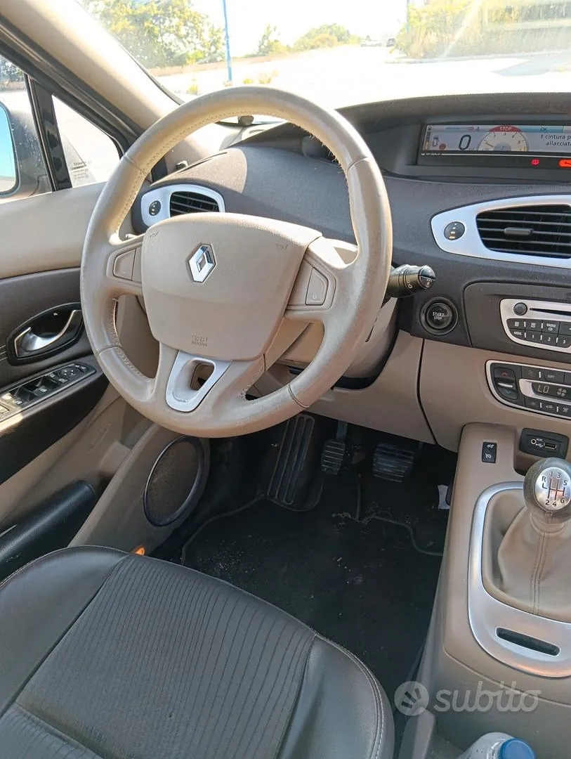 Renault Scenic 2010 photo 5
