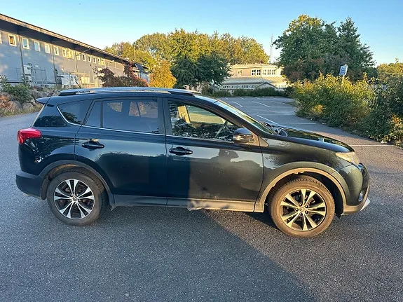 Toyota Rav4 2015 photo 4