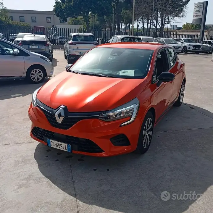 Renault Clio 2023 photo 2