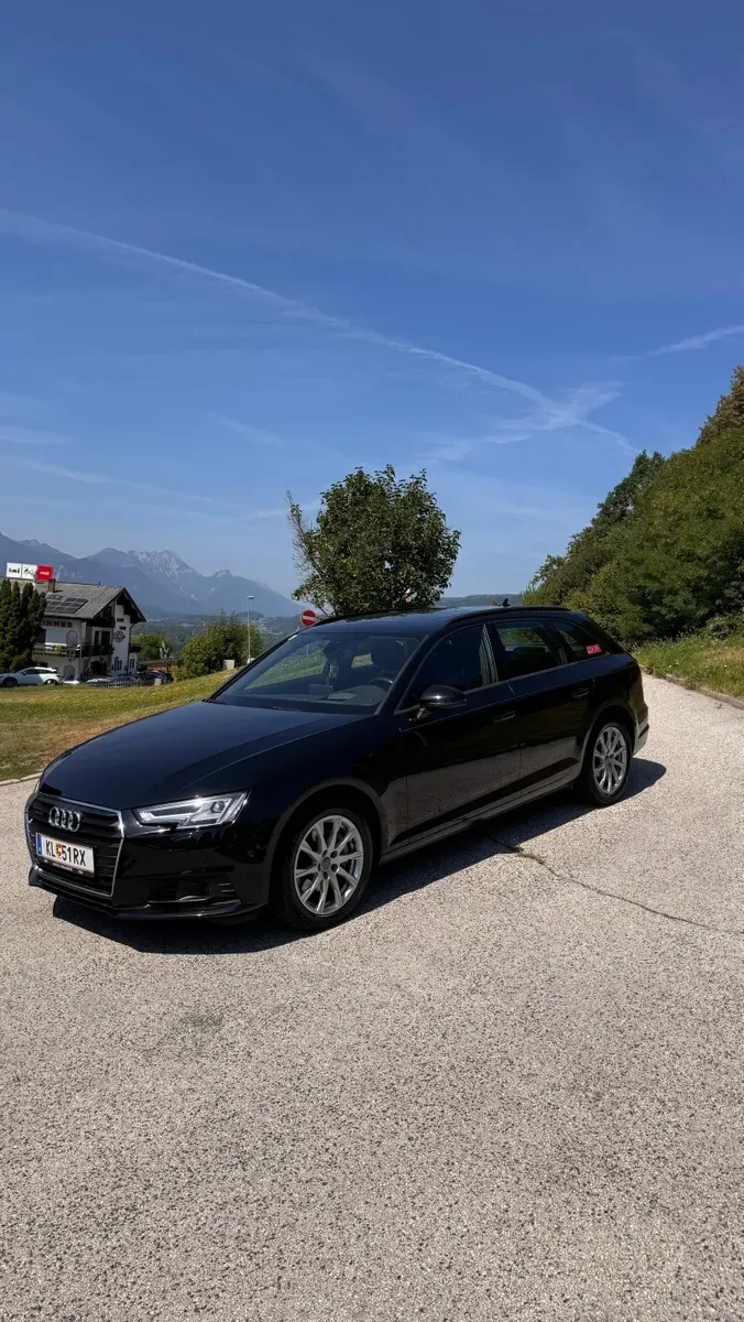 Audi A4 2018 photo 2