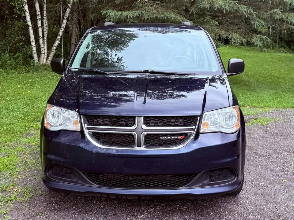 Dodge Grand Caravan 2017 photo 2