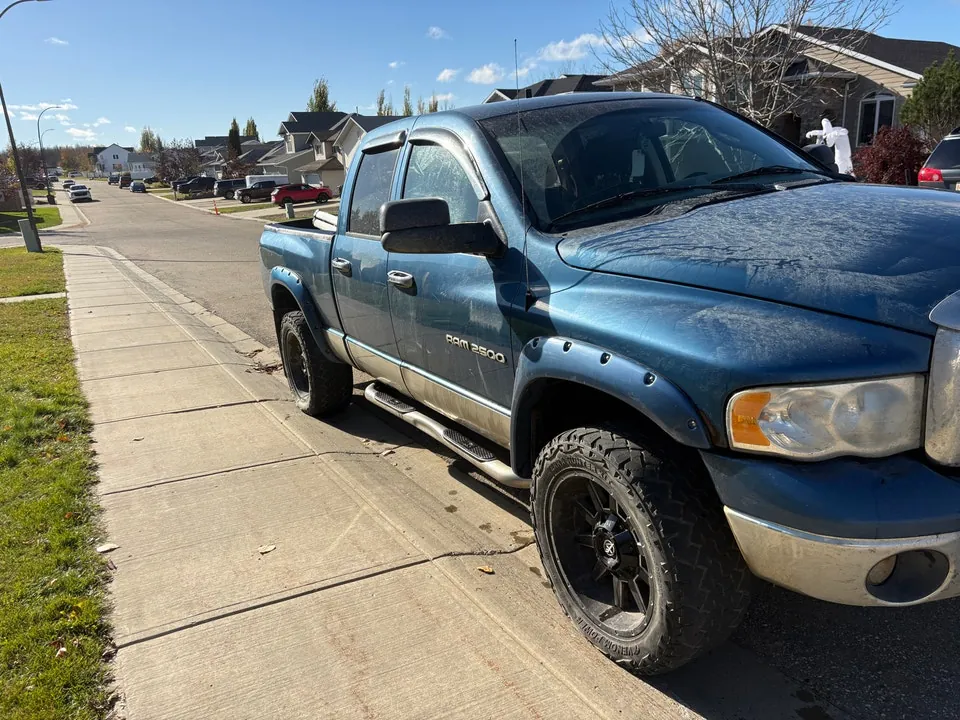 Dodge Ram 2500 2004 photo 2