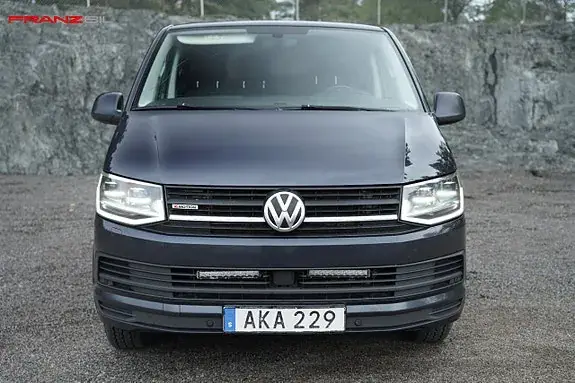 Volkswagen Transporter 2018 photo 2