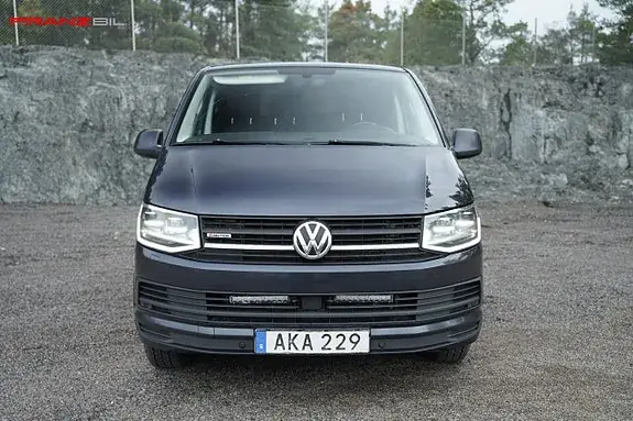 Volkswagen Transporter 2018 photo 3