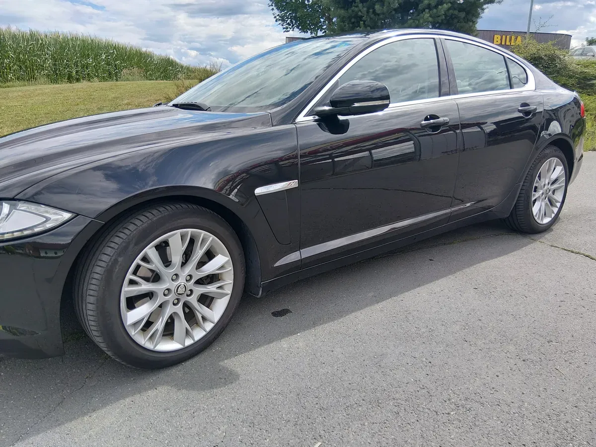 Jaguar Xf 2013 photo 2
