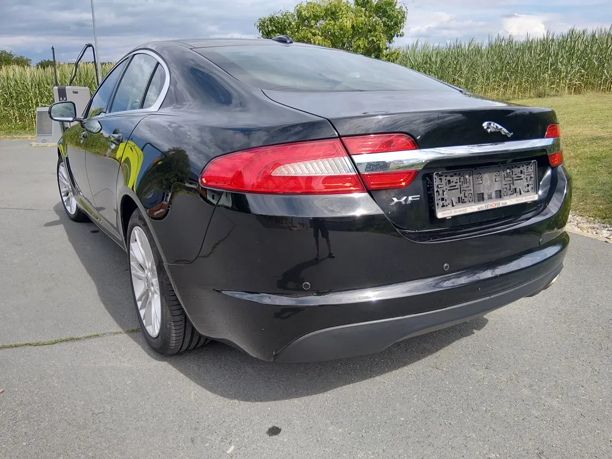 Jaguar Xf 2013 photo 3