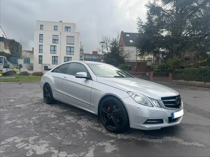 Mercedes-Benz E300 Coupé