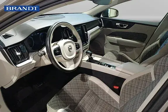 Volvo V60 Cross Country 2019 photo 5