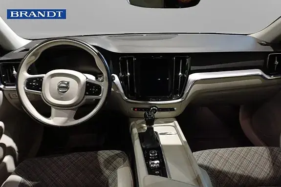 Volvo V60 Cross Country 2019 photo 4