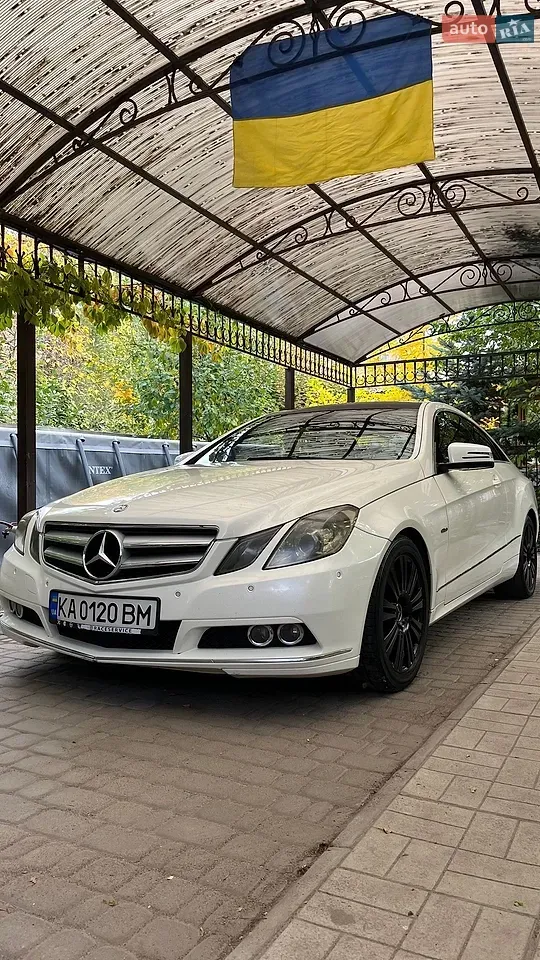 Mercedes-Benz E-Class 2010 photo 2