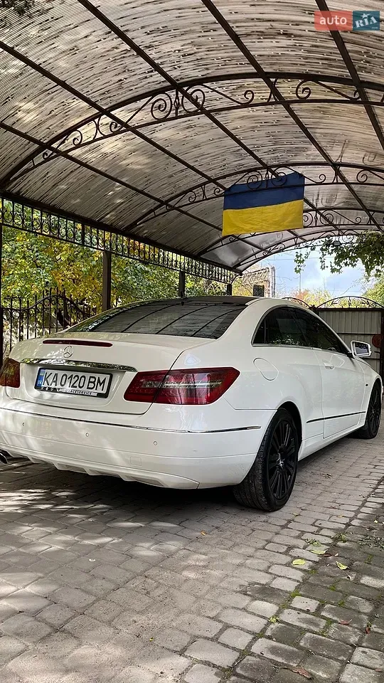 Mercedes-Benz E-Class 2010 photo 5