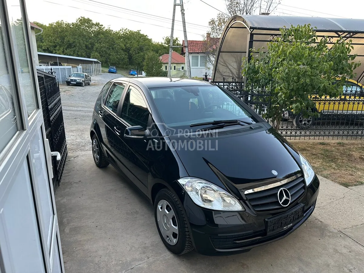 Mercedes-Benz A 160 2011 photo 4