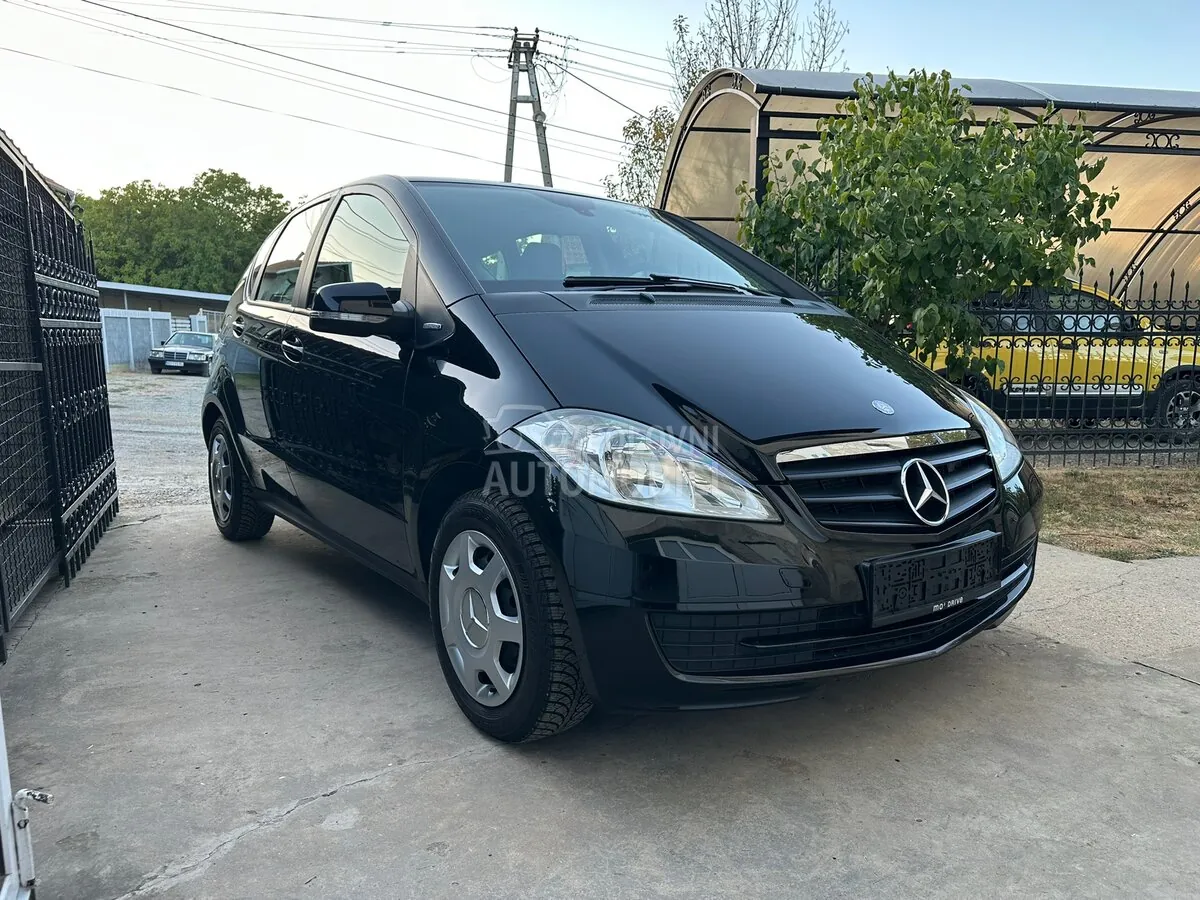 Mercedes-Benz A 160 2011 photo 5