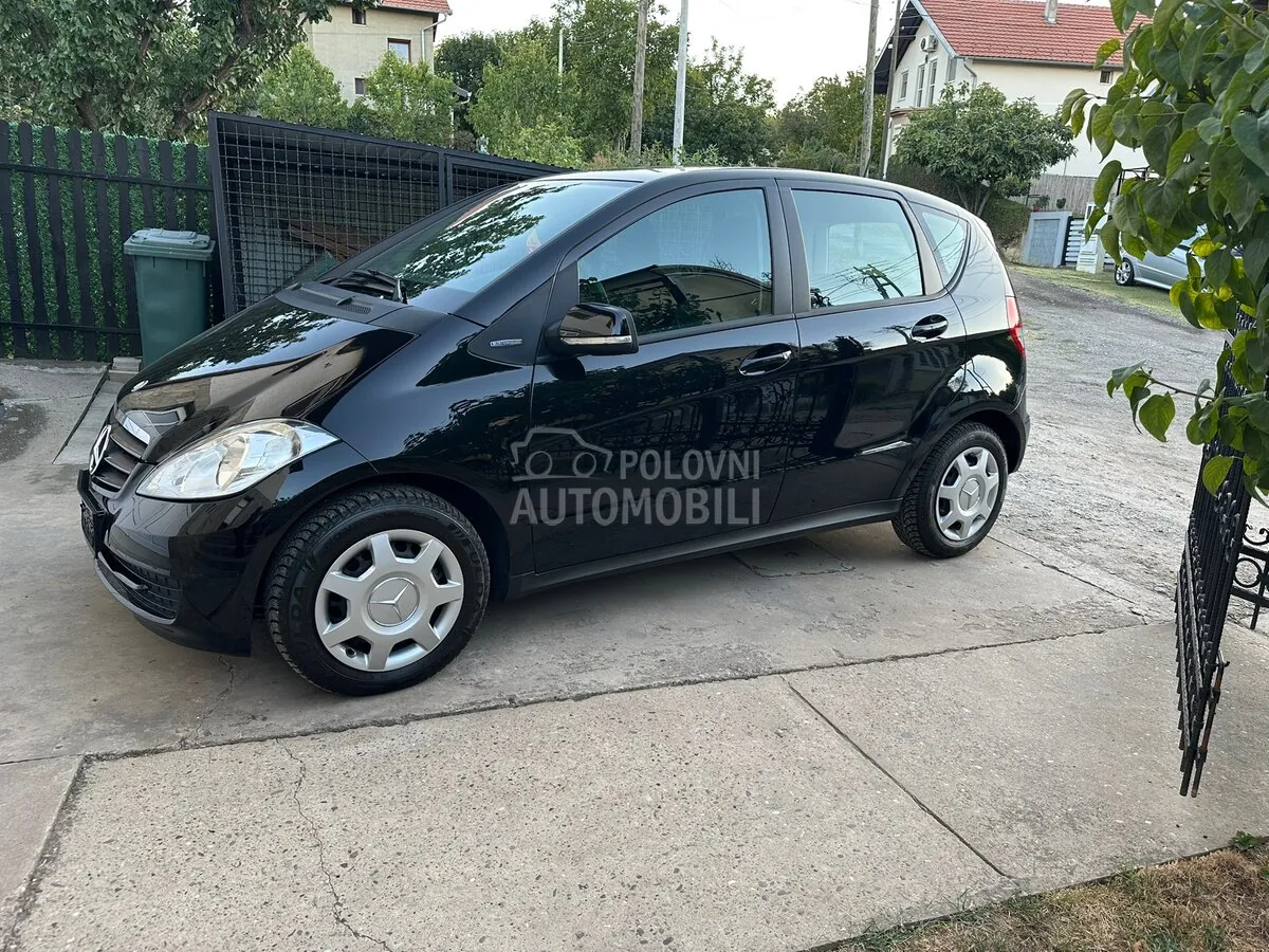 Mercedes-Benz A 160 2011 photo 3