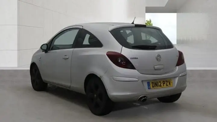 Vauxhall Corsa 2012 photo 3