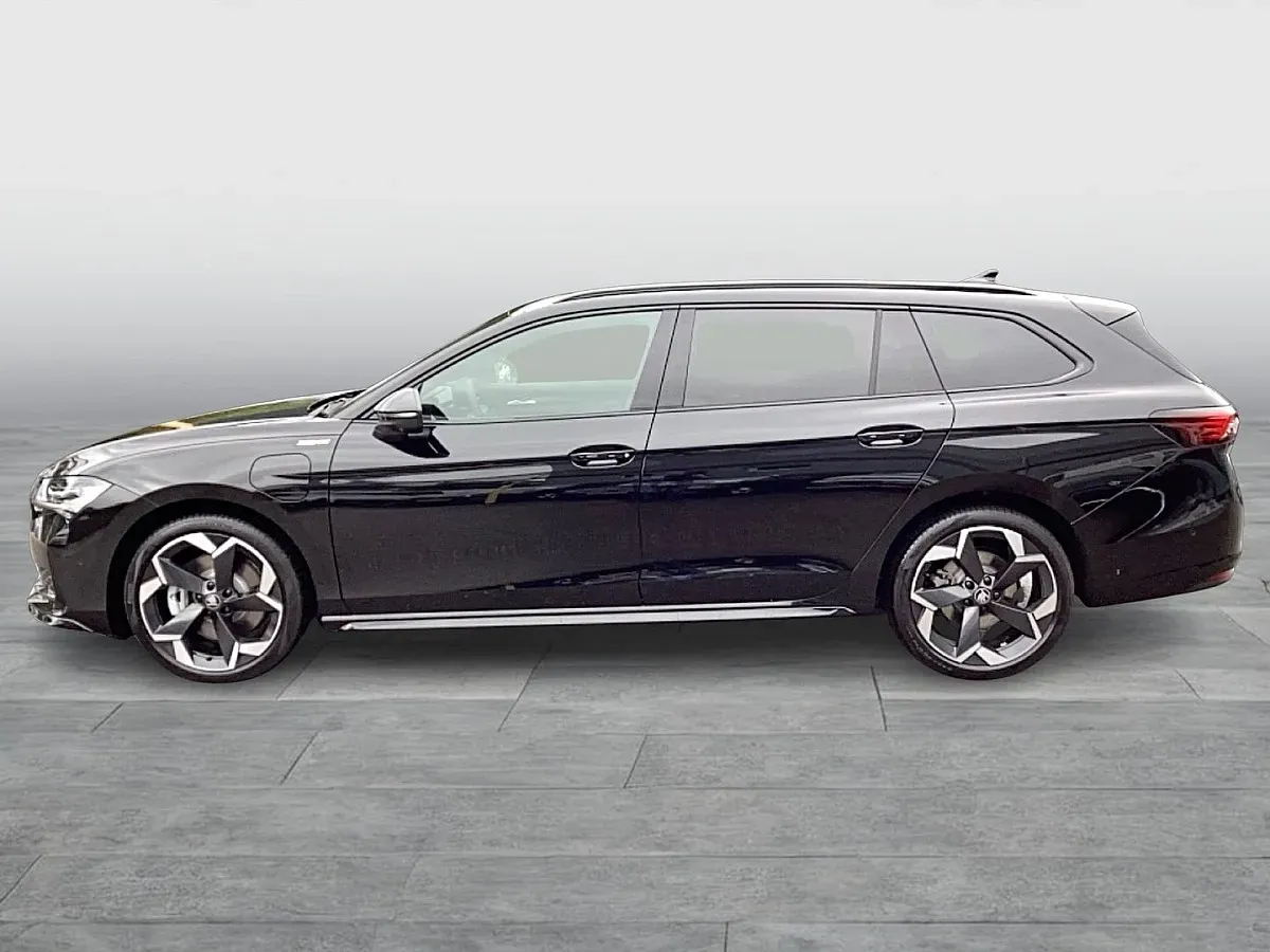 Skoda Superb 2025 photo 3