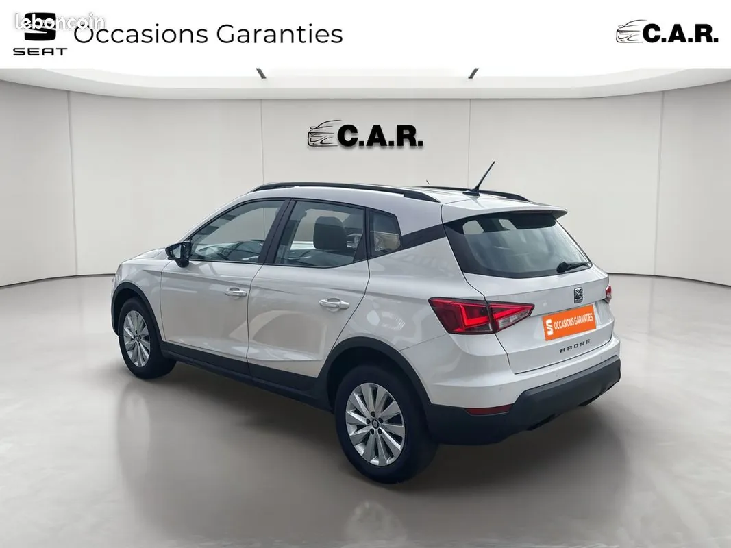 Seat Arona 2017 photo 3