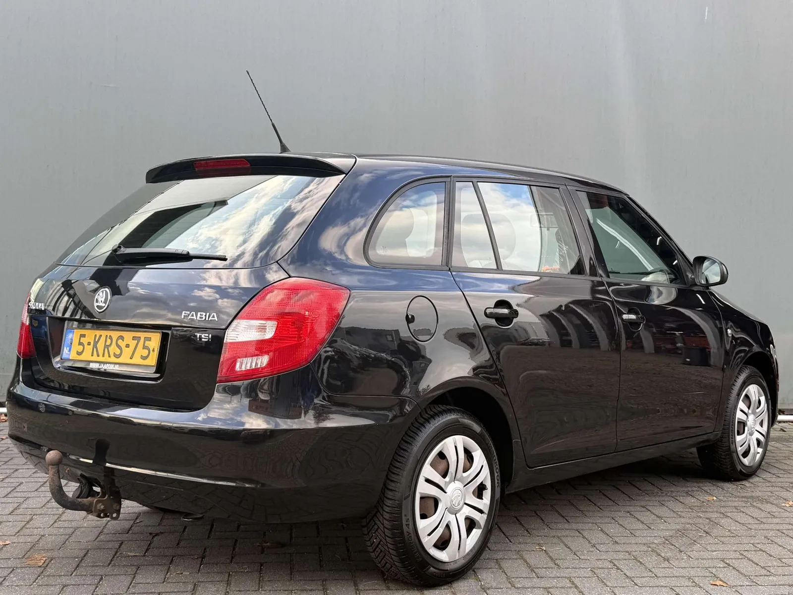 Skoda Fabia Combi 2013 photo 2