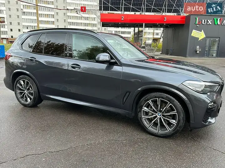 BMW X5 2021 photo 2