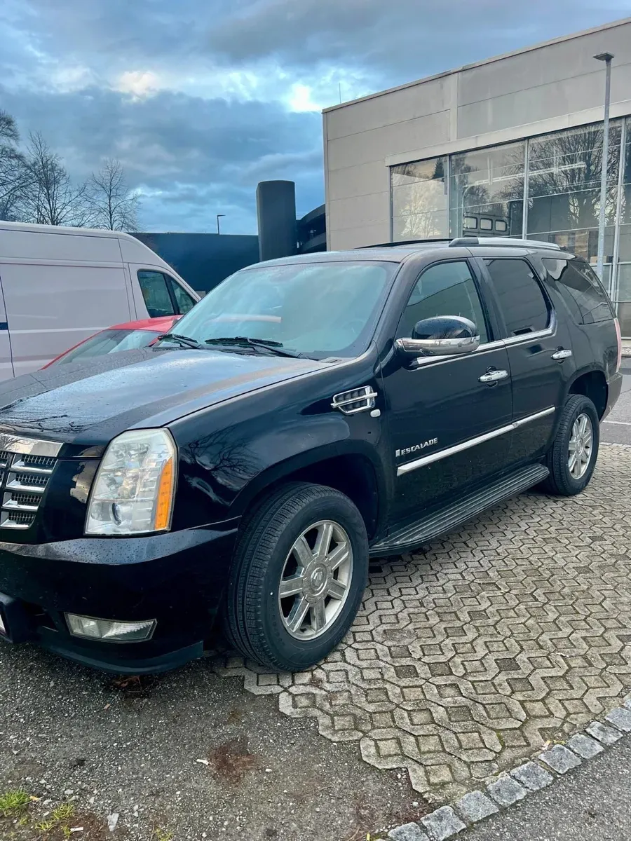 Cadillac Escalade 2008 photo 2