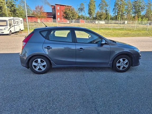 Hyundai I30 2012 photo 2