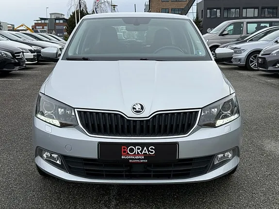 Skoda Fabia 2015 photo 2