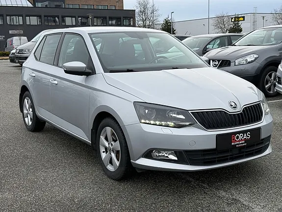 Skoda Fabia 2015 photo 3
