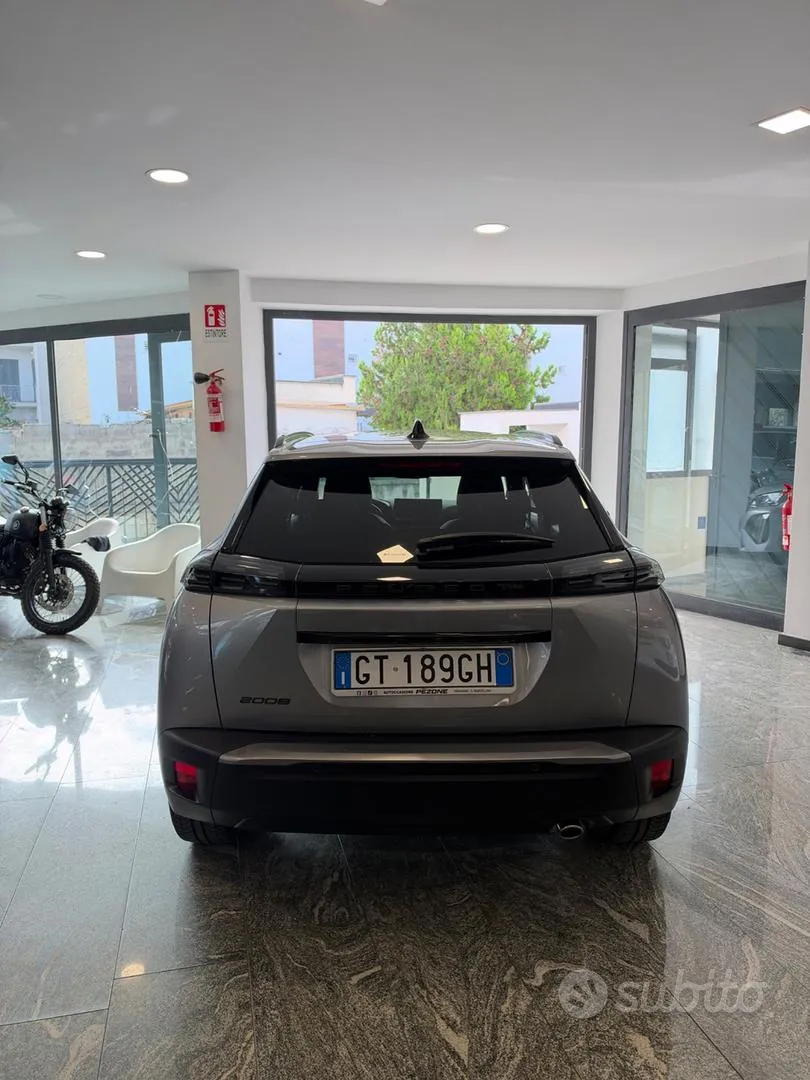 Peugeot 2008 2024 photo 3