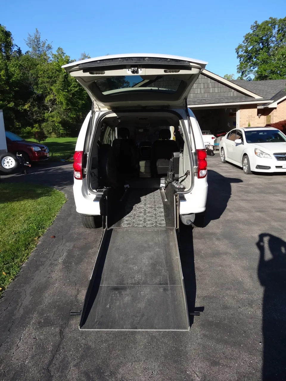 Dodge Grand Caravan 2013 photo 3