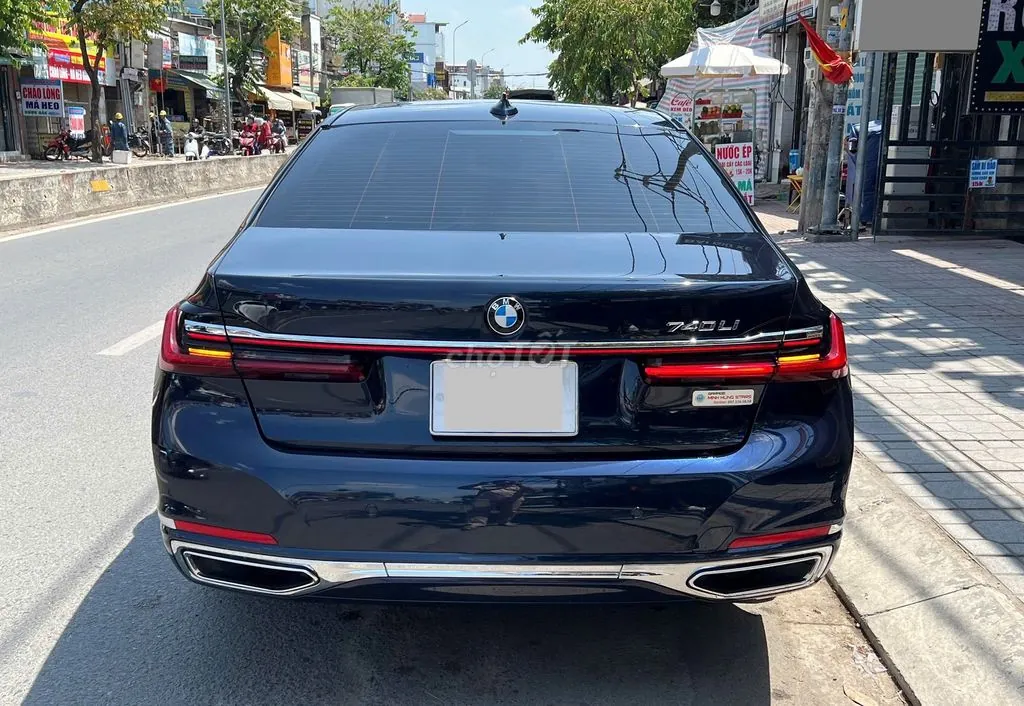 BMW 7 Series 2020 photo 2