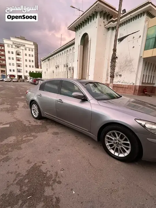 Hyundai Genesis 2010 photo 3