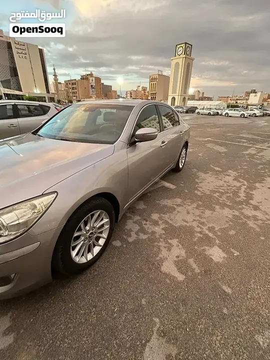 Hyundai Genesis 2010 photo 2