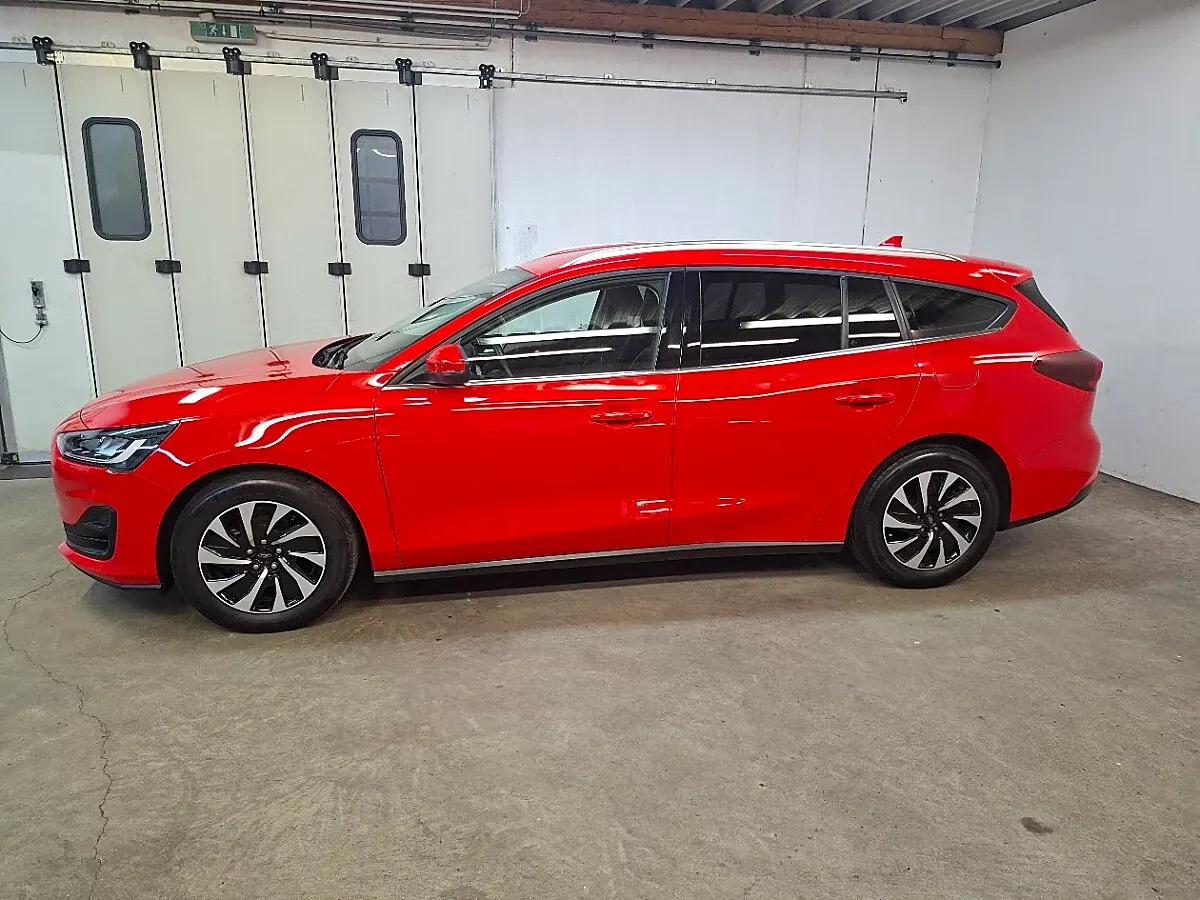 Ford Focus 2023 photo 2