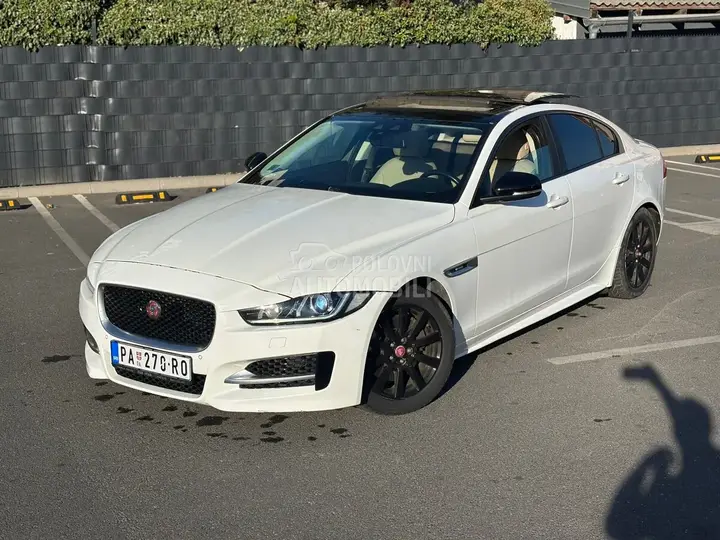 Jaguar Xe 2017 photo 2