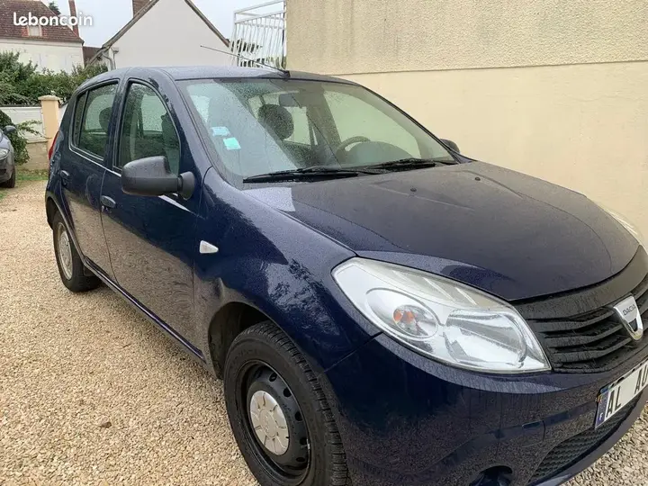 Dacia Sandero 2010 photo 4