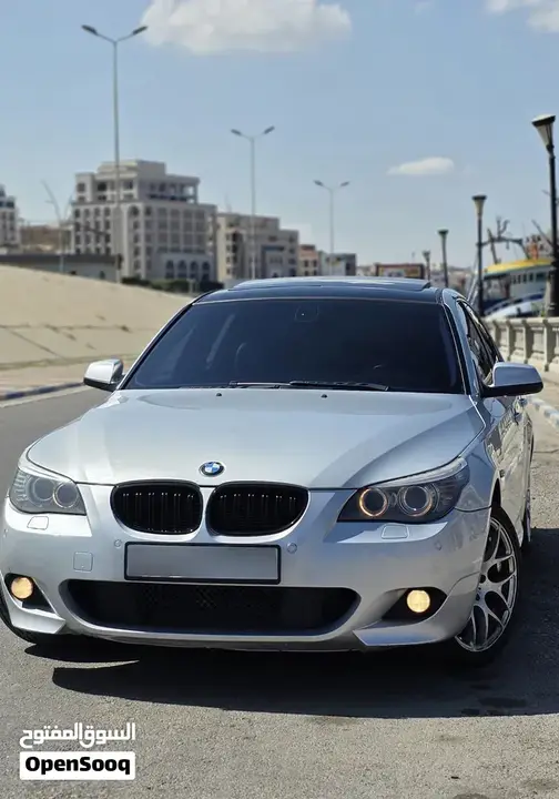 BMW 5 Series 2010 photo 2