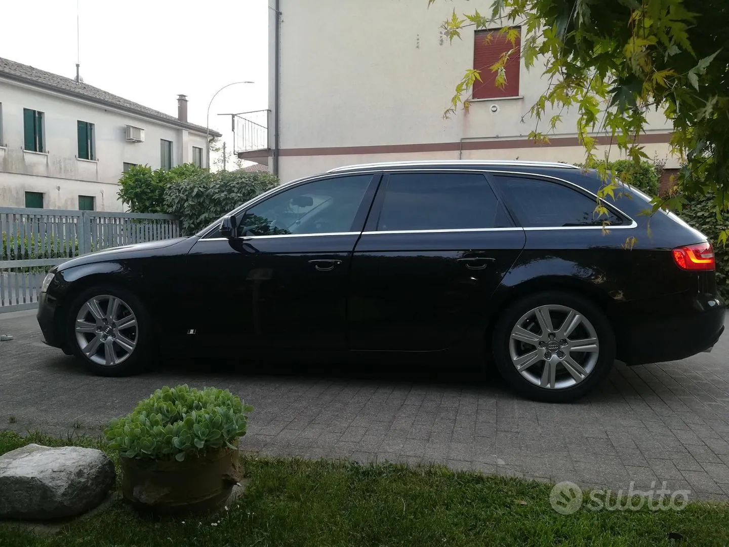 Audi A4 2012 photo 3