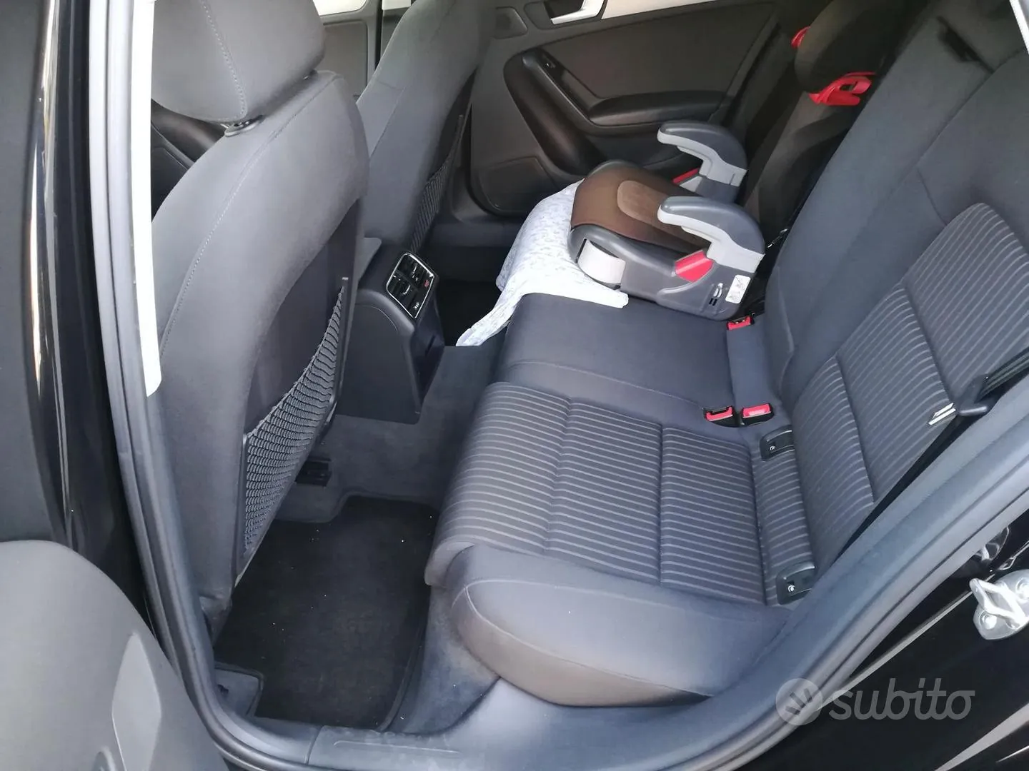 Audi A4 2012 photo 5