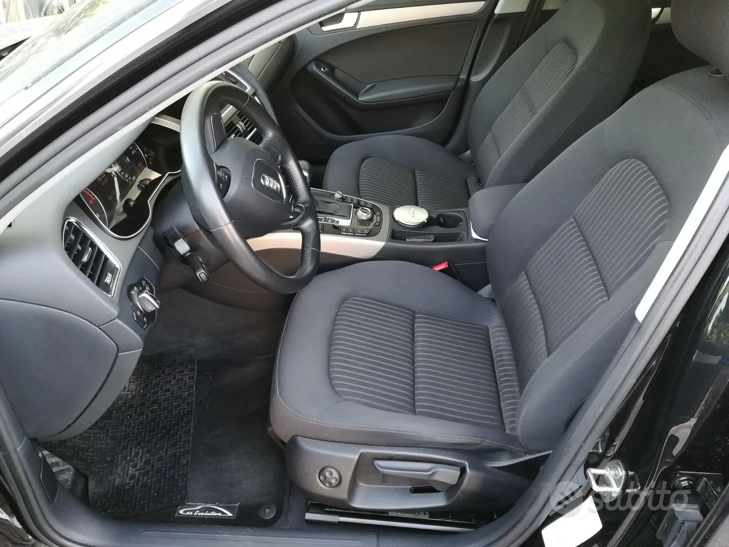 Audi A4 2012 photo 4