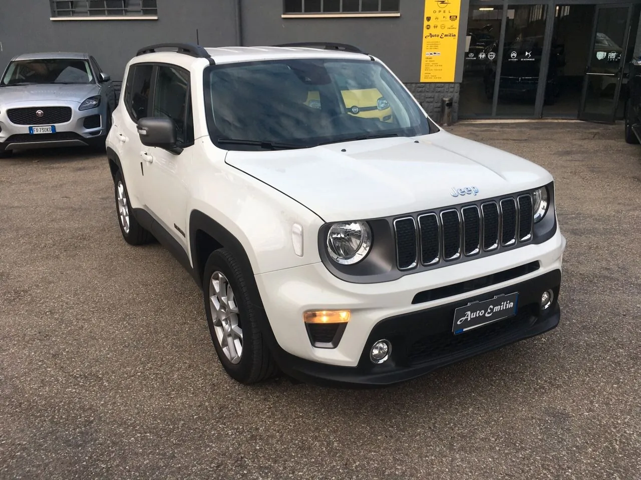 Jeep Renegade 2021 photo 2
