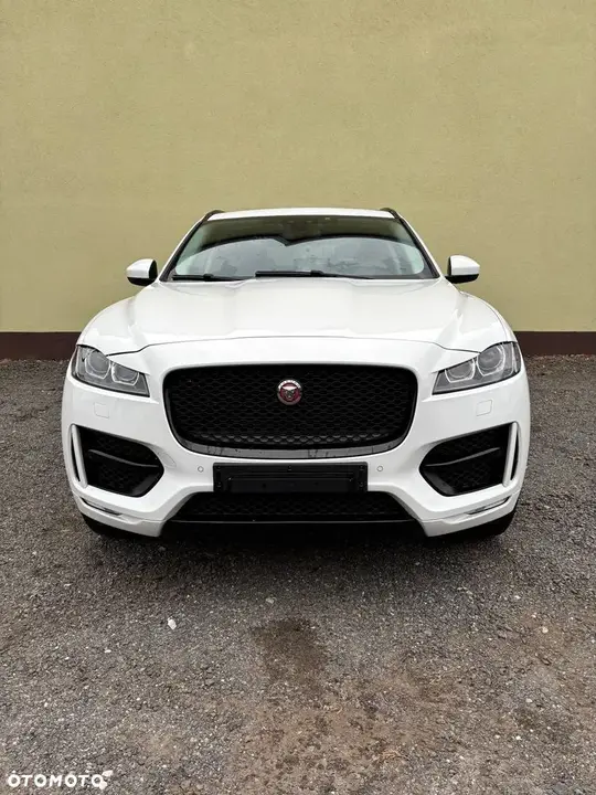 Jaguar F-Pace 2017 photo 2
