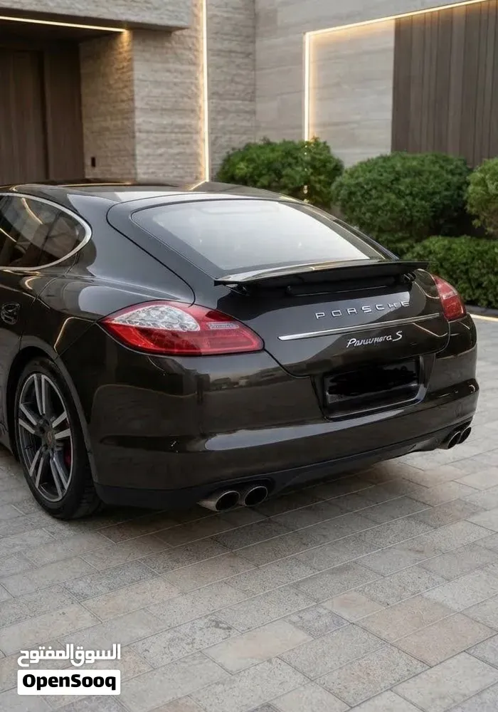 Porsche Panamera 2012 photo 2