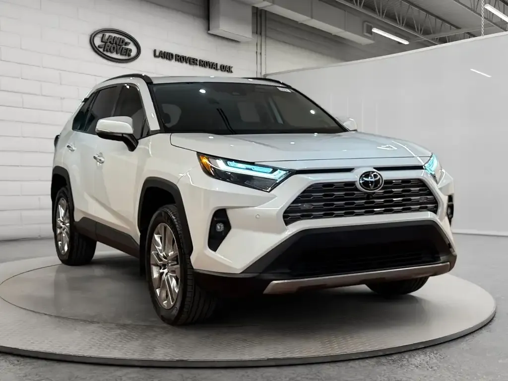 Toyota Rav4 2023 photo 3